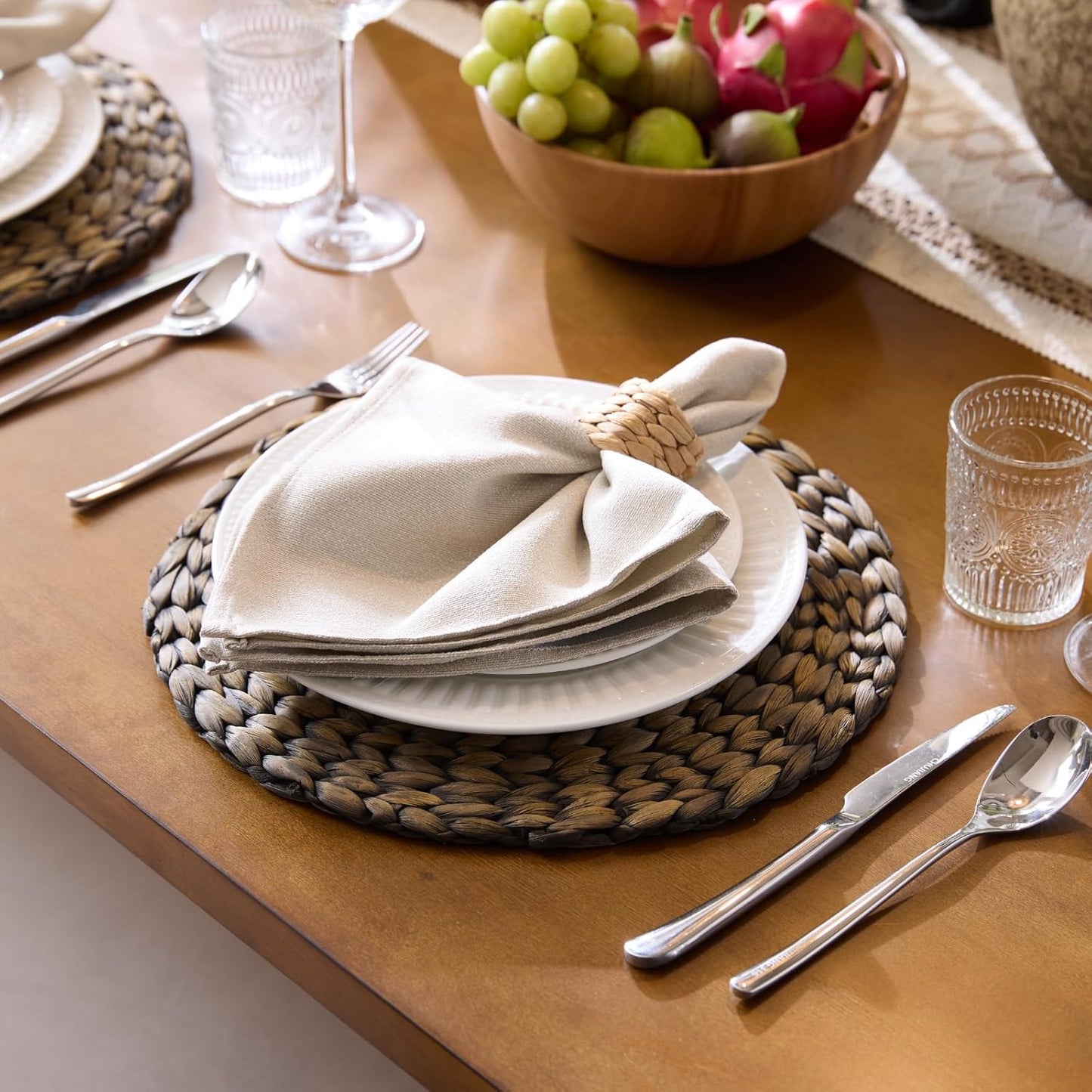 6 Pack, Round Woven Placemats, Natural Water Hyacinth Wicker Place mats, Braided Straw Table Mats for Dining Table, Fall, Halloween, Thanksgiving, Chrismats, Black (13.8 inch)